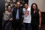 Usha Kanwarpal,Bikramjeet,Vinod Singh,Munisha Khatwani at Bikramjeet_s bday bash for mom on 14th Dec 2015_566fd458c101e.jpg