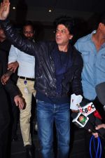 Shahrukh Khan at Dilwale screening in PVR Juhu and PVR Andheri on 17th Dec 2015 (90)_5673a18b66385.JPG