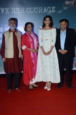 Sonam Kapoor, Shabana Azmi at Neerja film launch in Mumbai on 17th Dec 2015 (101)_56739e13e7b9a.JPG
