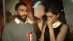 Deepika Padukone, Ranveer Singh at tv interview on 18th Dec 2015 (16)_5675573f5f130.jpg