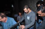 Salman Khan snapped in a rick post dinner with father and Sajid Nadiadwala on 20th Dec 2015 (11)_5677df1fe5f6a.JPG