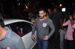 Salman Khan snapped in a rick post dinner with father and Sajid Nadiadwala on 20th Dec 2015 (44)_5677df3296550.JPG