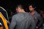 Salman Khan snapped in a rick post dinner with father and Sajid Nadiadwala on 20th Dec 2015 (47)_5677df349904d.JPG