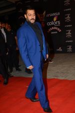 Salman Khan at the red carpet of Stardust awards on 21st Dec 2015 (1126)_5679532aa7c38.JPG
