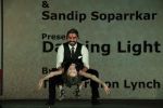 Sandip Soparrkar with Tao Porchon Lynch at the launch of Dancing Light autobiography of Ms Tao Porchon-Lynch on 26th Dec 2015 (4)_567f95581ac89.JPG