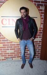 Singer Jashan at the Anniversary of  Cinema Bar & Lounch in GK-2, New delhi on 29th Dec 2015_568388a132da4.jpg