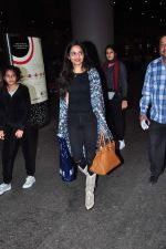 Madhoo Shah snapped at airport on 2nd Jan 2016(140)_5688feacb88ac.JPG