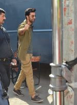 Ranbir Kapoor snapped on the sets of his film at Mehboob on 3rd Jan 2016 (5)_568a25fdd7f2e.JPG
