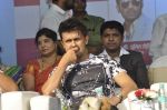 Sonu Nigam at Versova fest on 8th Jan 2016 (23)_5691011acd3e7.JPG