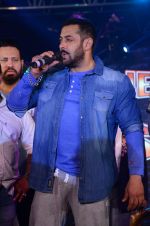 Salman Khan at fitness expo on 10th Jan 2016 (21)_5693bd110e982.JPG