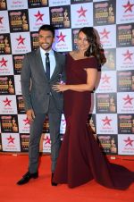 Sonakshi Sinha, Ranveer Singh at Star Screen Awards Red Carpet on 8th Jan 2016 (262)_5693606a036f7.JPG