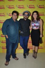 Sunny Leone, Vir Das & Milap Zaveri promote Mastizaade at 98.3 FM Radio Mirchi on 13th Jan 2016 (2)_56975753ecd58.JPG