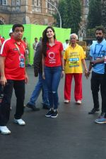 Katrina Kaif, Ronnie Screwvala at Mumbai marathon on 17th Jan 2016 (117)_569b81dbc8103.JPG