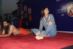 Shilpa Shetty at Baba Ramdev Yoga camp early morning at 6.30 am on 20th Jan 2016 (81)_56a08860ce8d5.JPG