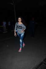 Preity Zinta snapped at airport on 23rd Jan 2016 (33)_56a4be5ca35e9.JPG
