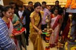 Shriya Saran Launches VRK Silks Showroom on 23rd Jan 2016 (23)_56a4b69d884a4.jpg