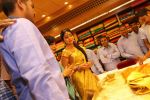 Shriya Saran Launches VRK Silks Showroom on 23rd Jan 2016 (32)_56a4b6a835403.jpg