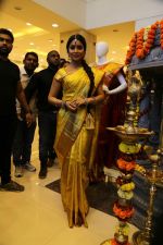 Shriya Saran Launches VRK Silks Showroom on 23rd Jan 2016 (56)_56a4b6c1a00a0.jpg