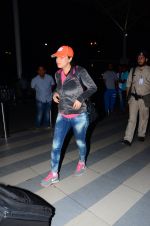 Preity Zinta snapped at airport  on 29th Jan 2016 (14)_56acb091137c7.JPG