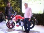 Ranbir Kapoor at the HERO lounge at Auto Expo 2016 in Delhi on 3rd Feb 2016 (40)_56b3023be881d.JPG