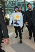 Honey Singh snapped at Airport on 6th Feb 2016 (30)_56b734ce7df31.JPG