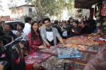 Katrina Kaif, Aditya Roy Kapoor goes shopping in Janpath for promoting Fitoor on 6th Feb 2016 (22)_56b732e961223.jpg