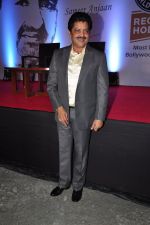 Udit Narayan at Sameer in Guinness book of records bash with music fraternity on 15th Feb 2016 (58)_56c2e45aabca8.JPG