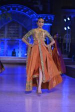 Model walk the ramp for Neeta Lulla Show at Make in India show at Prince of Wales Musuem with latest Bridal Couture in Mumbai on 17th Feb 2016 (75)_56c578442d902.JPG
