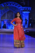 Sonalee Kulkarni walk the ramp for Neeta Lulla Show at Make in India show at Prince of Wales Musuem with latest Bridal Couture in Mumbai on 17th Feb 2016 (17)_56c578475c03c.JPG