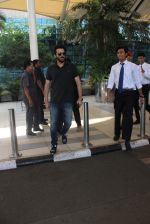 Anil Kapoor snapped at airport in Mumbai on 18th Feb 2016  (7)_56c6e648c38a4.JPG