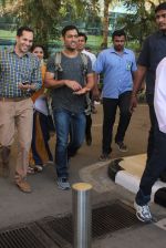 Mahendra Singh Dhoni snapped at airport in Mumbai on 18th Feb 2016  (30)_56c6e68a05a51.JPG