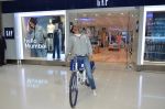 Ranveer Singh at Gap Jeans store launch in Mumbai on 20th Feb 2016 (5)_56c966ad5a981.JPG