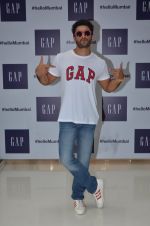Ranveer Singh at Gap Jeans store launch in Mumbai on 20th Feb 2016 (91)_56c96717724c9.JPG