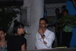 Arjun Rampal snapped with models from his ramp days at Olive in Bandra on 26th Feb 2016 (4)_56d18b67118e7.JPG