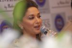 Madhuri Dixit ties up with PNG Jewellers to launch her jewellery line TIMELESS  in pune on 26th Feb 2016 (21)_56d13e2b2f553.jpg