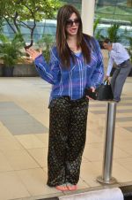 Kainaat Arora snapped at airport on 27th Feb 2016 (19)_56d2c4b30bbcf.JPG
