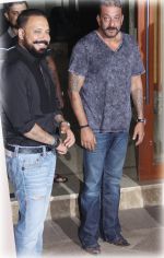Sanjay Dutt snapped with Abhishek Bachchan at Sanjay Dutt_s House on 27th Feb 2016 (11)_56d2c42a19d5b.JPG