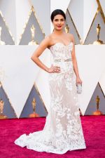 Priyanka Chopra at Oscars (2)_56d4407eddfec.jpg