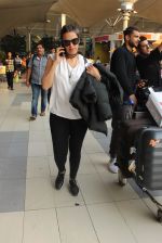 Neha Dhupia snapped at airport on 1st March 2016 (37)_56d6951d1f160.JPG