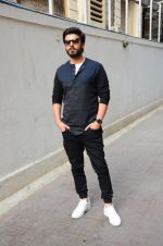 Fawad Khan at Kapoor N Sons promotions at Johar_s office on 3rd March 2016 (37)_56d9a8b816ba5.JPG