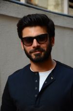 Fawad Khan at Kapoor N Sons promotions at Johar_s office on 3rd March 2016 (44)_56d9a8ef01c6a.JPG