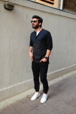 Fawad Khan at Kapoor N Sons promotions at Johar_s office on 3rd March 2016 (45)_56d9a8bfca8cb.JPG
