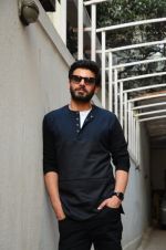 Fawad Khan at Kapoor N Sons promotions at Johar_s office on 3rd March 2016 (47)_56d9a8c189d40.JPG