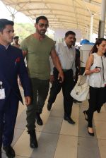 John Abraham snapped at airport on 3rd MArch 2016 (10)_56d9a7ebdb52c.JPG