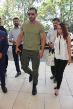 John Abraham snapped at airport on 3rd MArch 2016 (13)_56d9a7ef79500.JPG