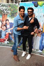Sidharth Malhotra, Fawad Khan at Kapoor N Sons promotions at Johar_s office on 3rd March 2016 (34)_56d9a92001140.JPG