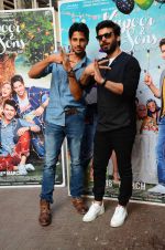 Sidharth Malhotra, Fawad Khan at Kapoor N Sons promotions at Johar_s office on 3rd March 2016 (41)_56d9a8cfd3fdd.JPG