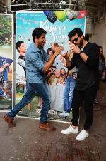 Sidharth Malhotra, Fawad Khan at Kapoor N Sons promotions at Johar_s office on 3rd March 2016 (55)_56d9a8d8b3536.JPG