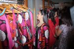 Karisma Kapoor at Fuel Fashion Store on 4th March 2016 (22)_56daf2ec89356.JPG