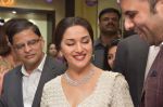 Madhuri Dixit launches png store on 5th March 2016 (14)_56dc1d6935c09.JPG